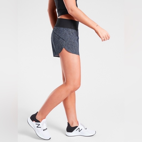 Athleta Printed Run With It Short 3" in Black Static S - Picture 2 of 6